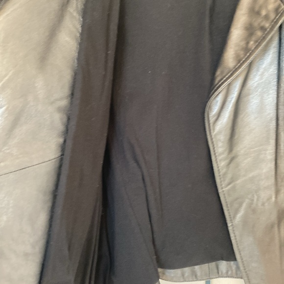 Leather jacket - Picture 4 of 7